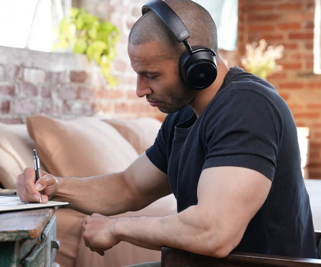 Навушники, що читають концентрацію мозку Neurable MW75 Neuro LT